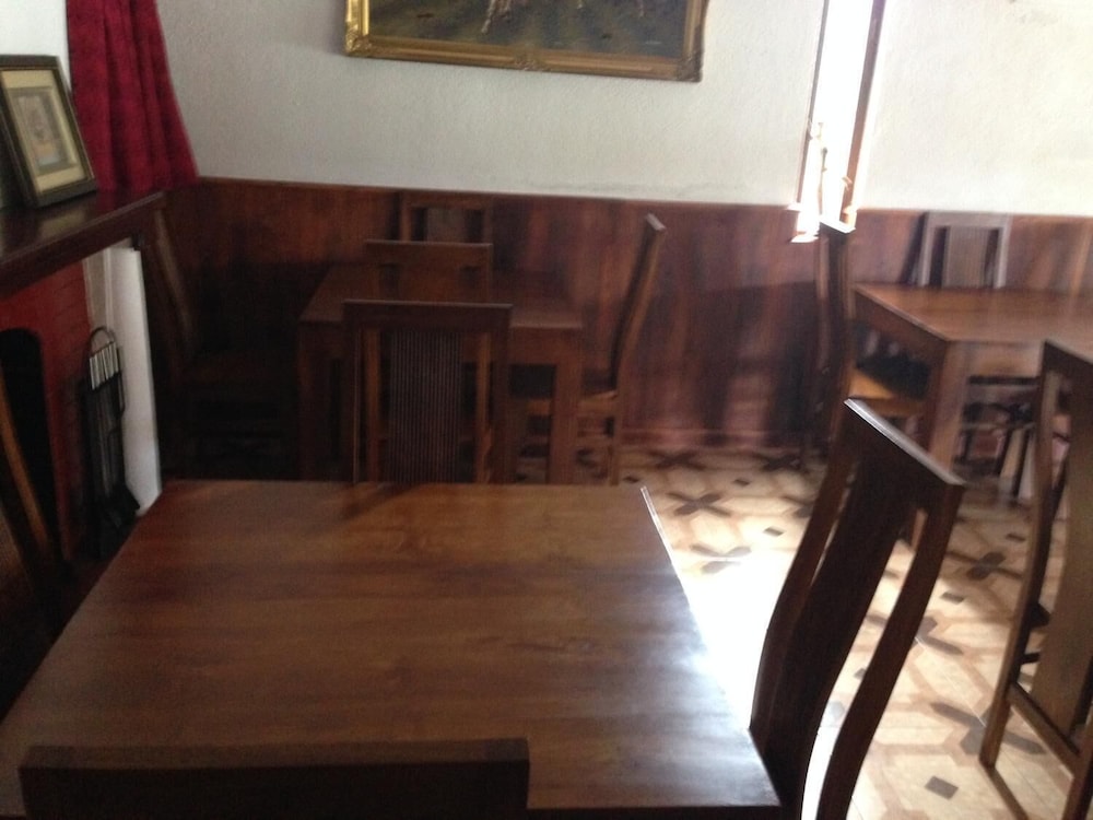 Richmond Inn 47/53