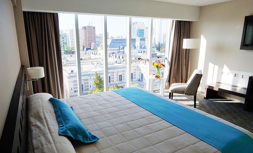 Days Inn & Suites by Wyndham La Plata 10/37