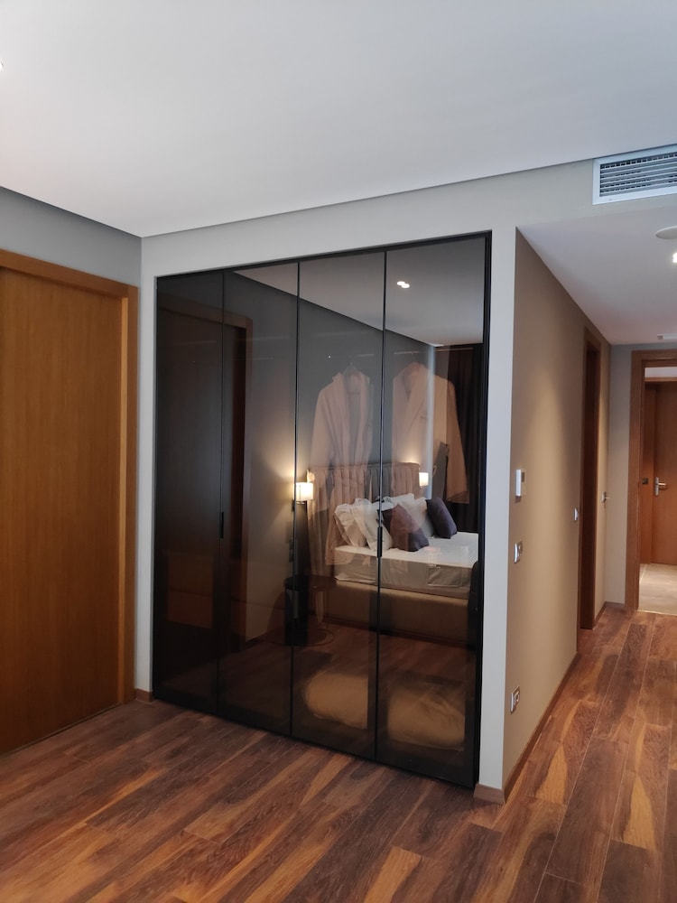 Supreme Hotel 38/72