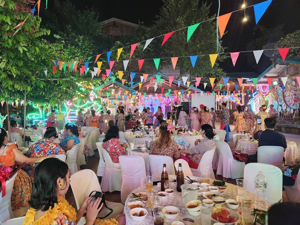 Klong Suan Plu Resort 40/50