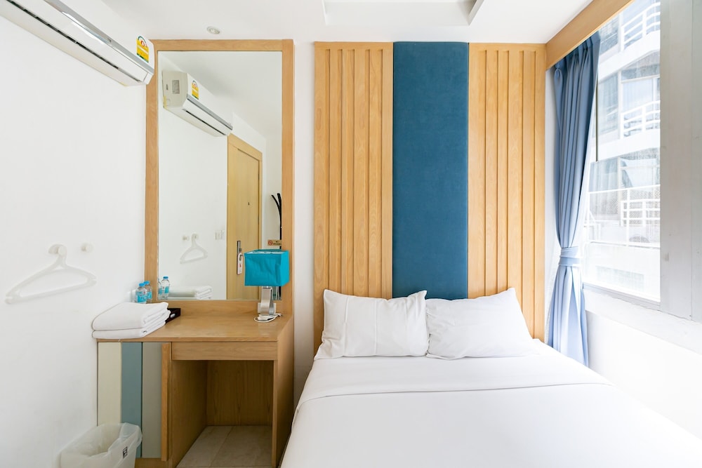 The Bedrooms Hostel Pattaya 10/50