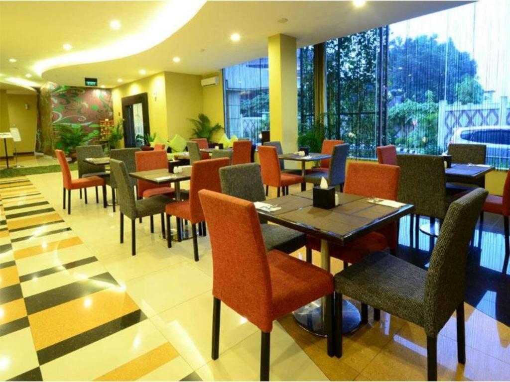 IPB Hotel And Convention Center 21/30