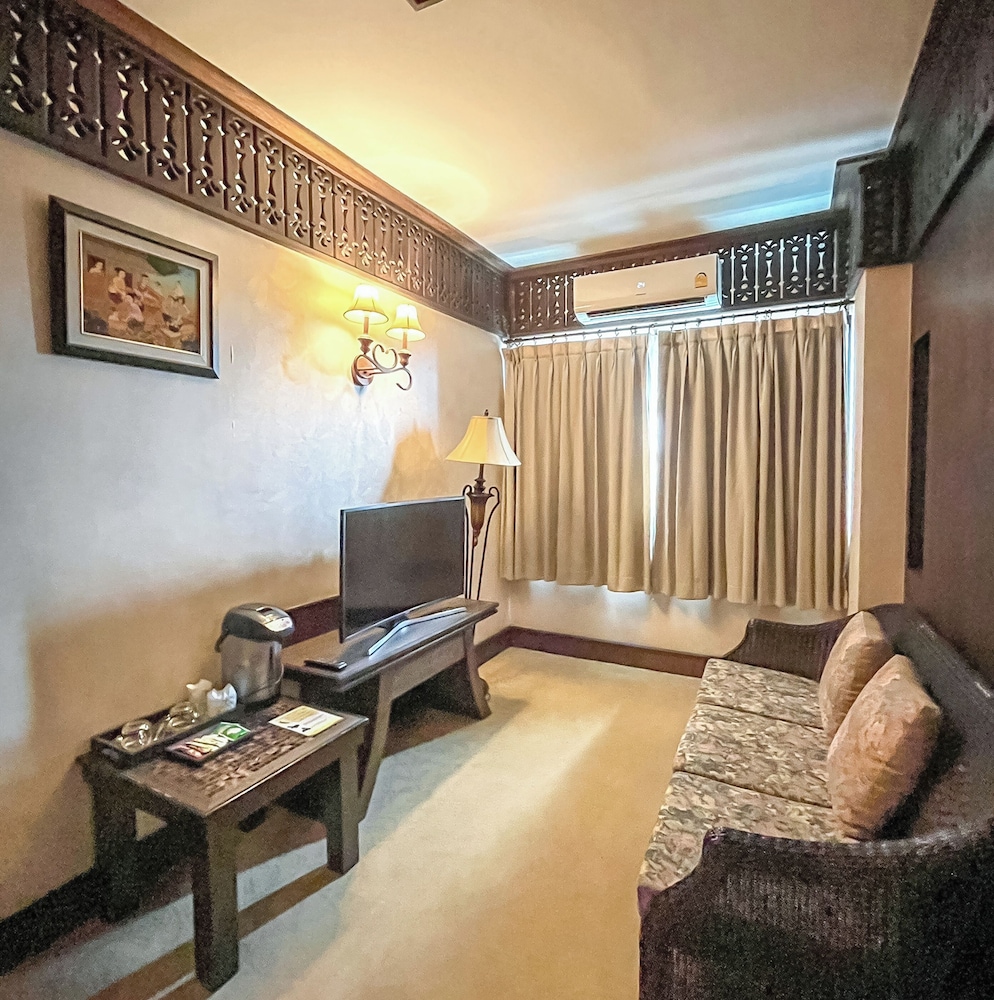 RueanPhae Royal Park Hotel 40/50