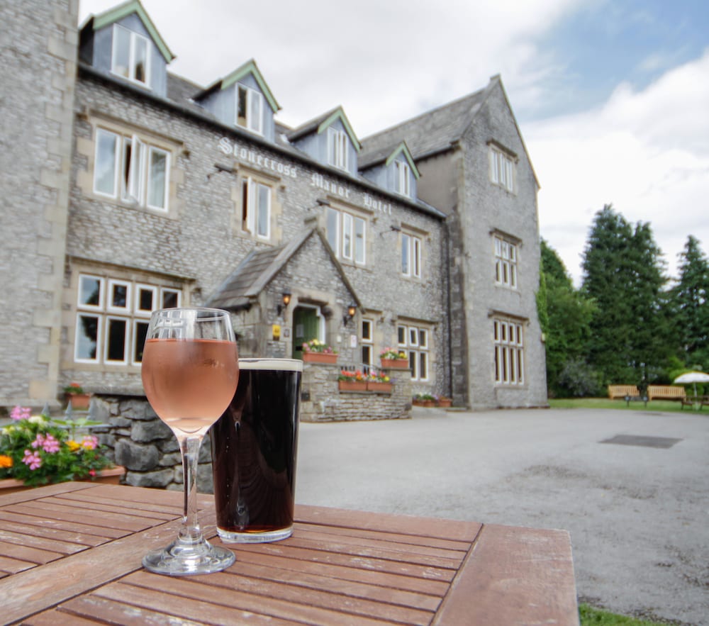 Stonecross Manor Hotel 3/37