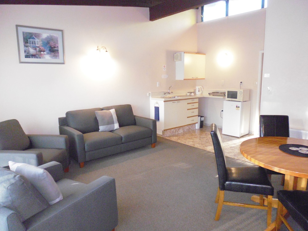 Spa Lodge Motel 27/49