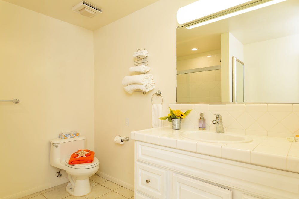 غرفة قياسية بسرير كوين، The Sea View Inn At The Beach 3/3