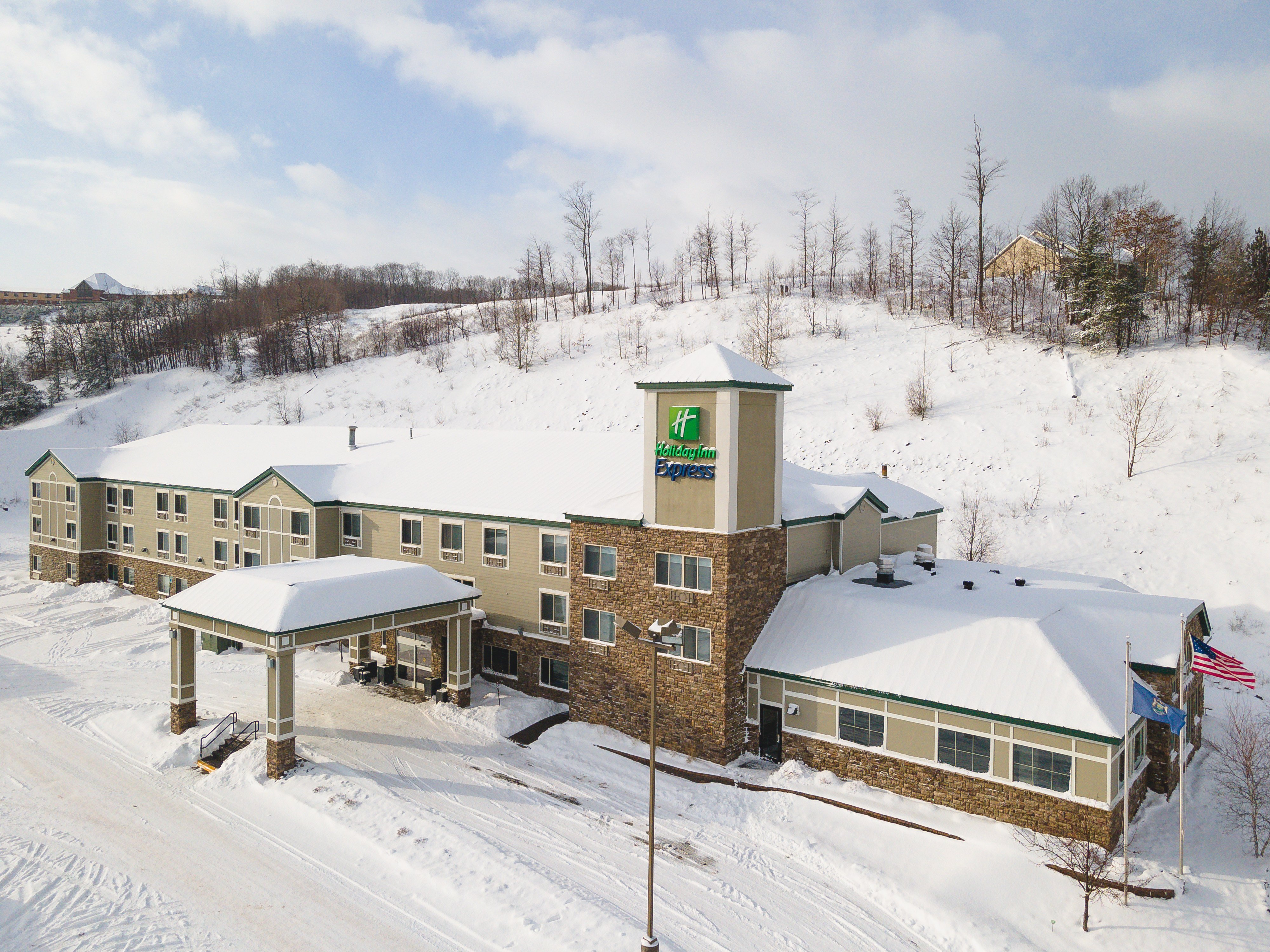 Holiday Inn Express Houghton Keweenaw 4/77
