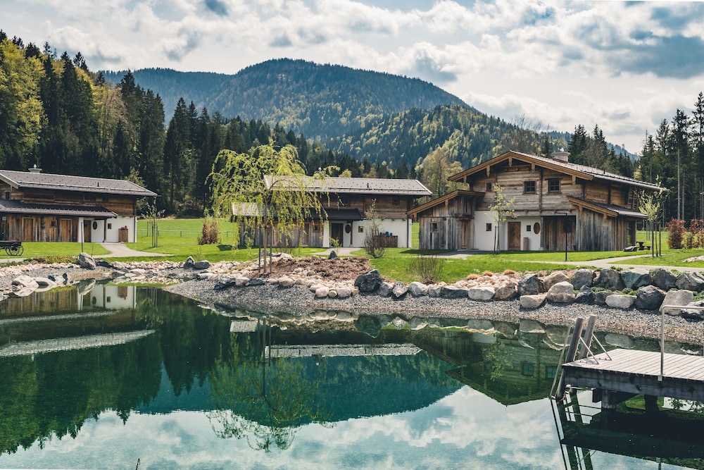 Romantik Hotel & Chalets Gut Steinbach 46/50