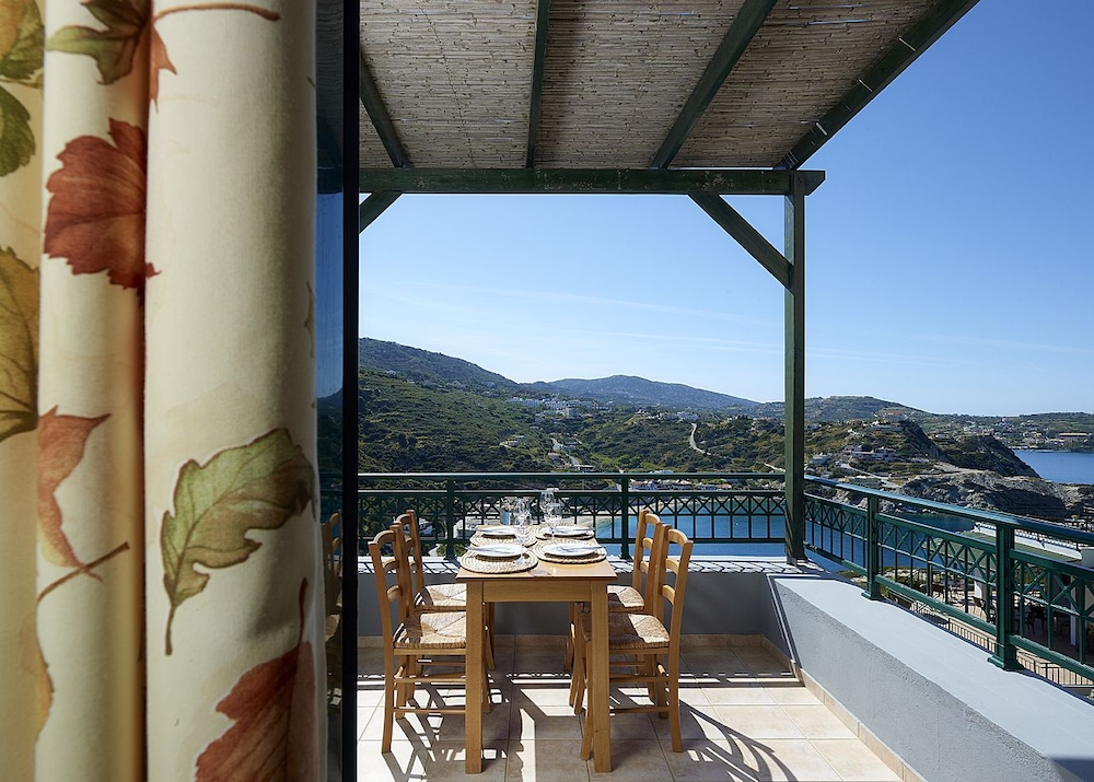 Erivolos Hotel Apartments 10/36