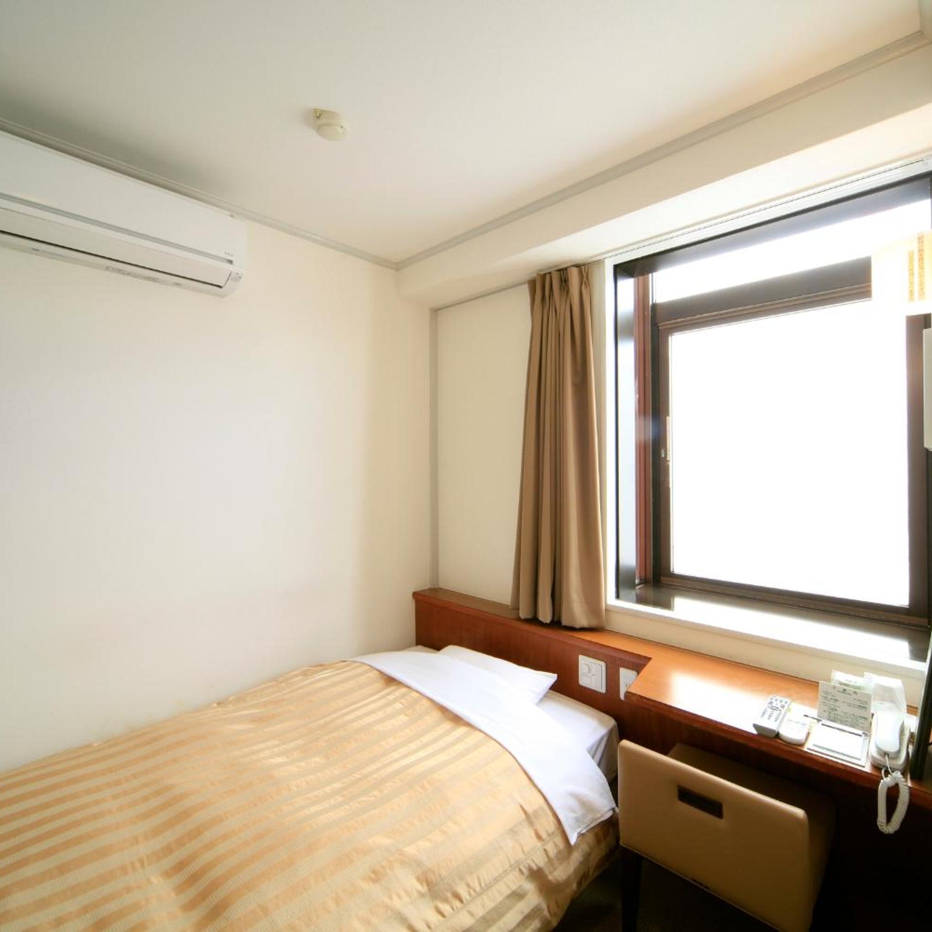 Room, Single