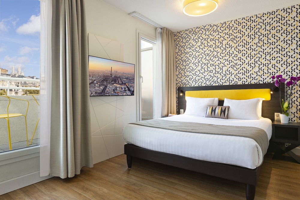 Studio, Double Bed, Eiffel View, Balcony