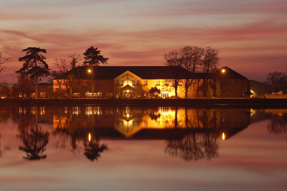 The Park Hotel Leisure Centre 45/46
