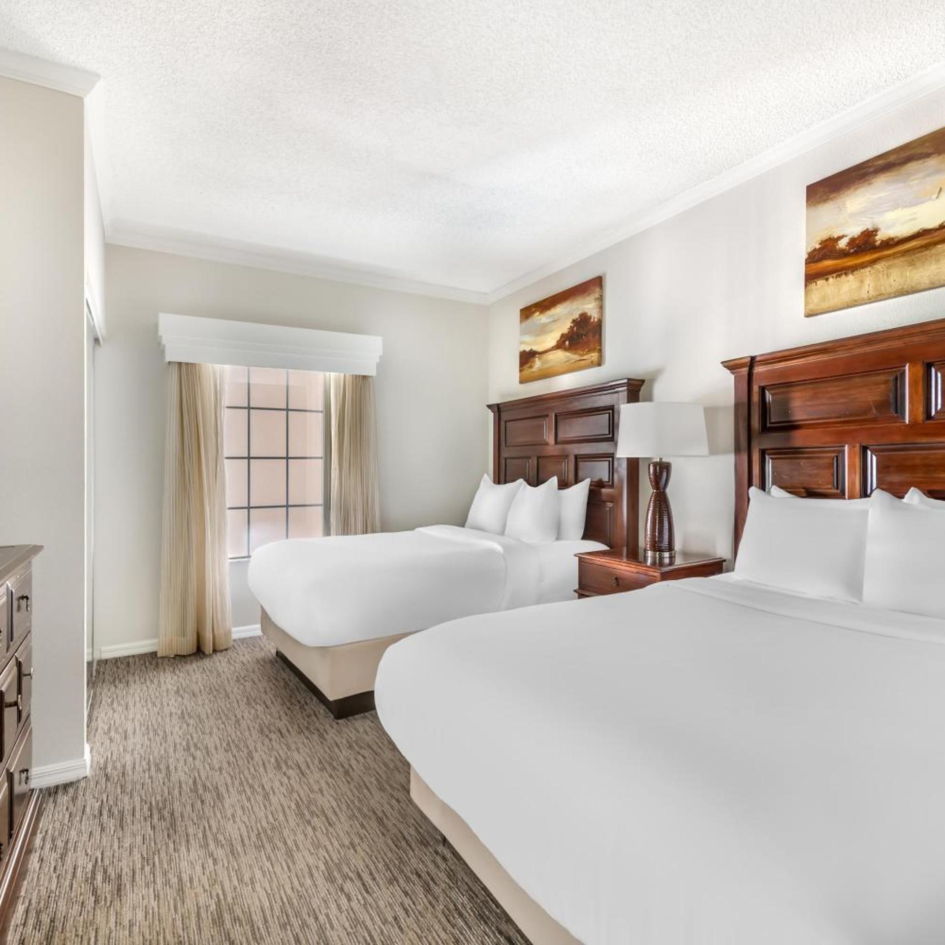 جناح ديلوكس بسرير كينج بغرفتي نوم مع أريكة، Hilton Vacation Club St. Augustine 2/5