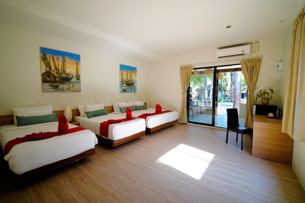 Villa Cha Cha Chaolao Beach Resort 12/60