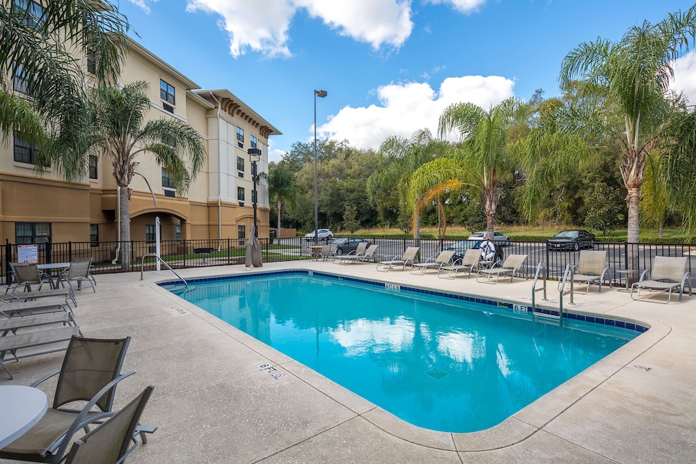Crestwood Suites Lakeland 6/63