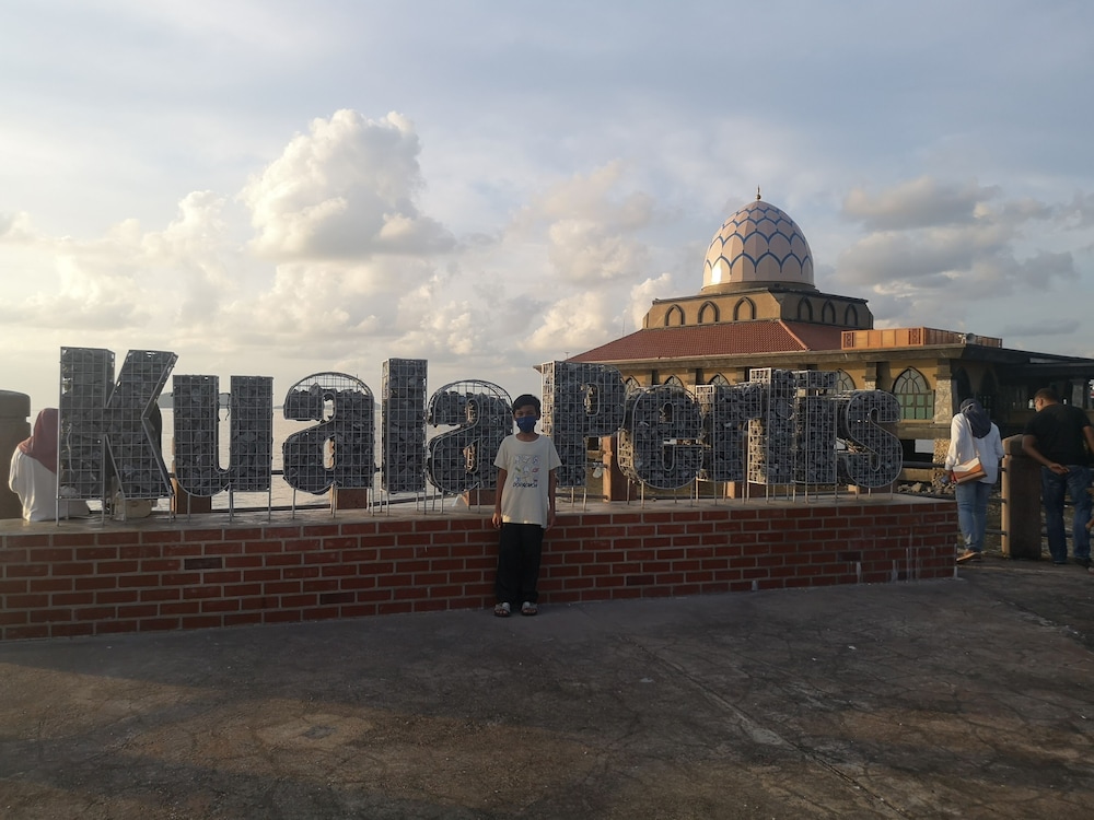 Putra Brasmana Hotel 2/29