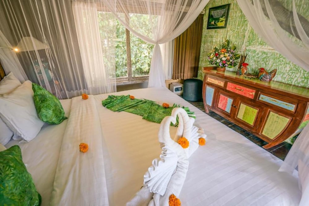 KTS Balinese Villas (ex KTS Day Spa & Retreat) 67/83