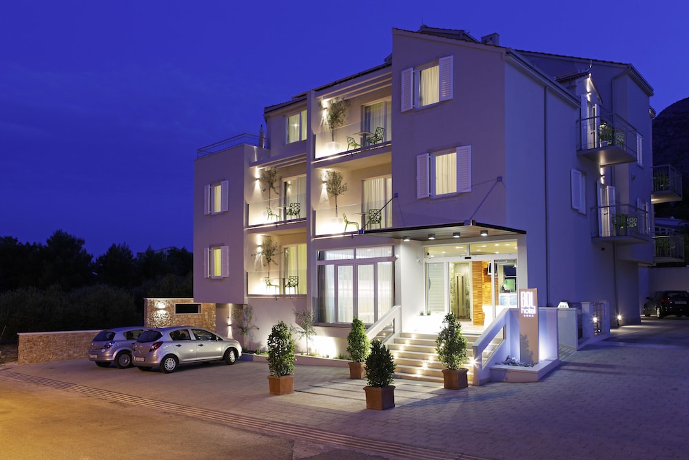 Boutique Hotel Bol 32/50