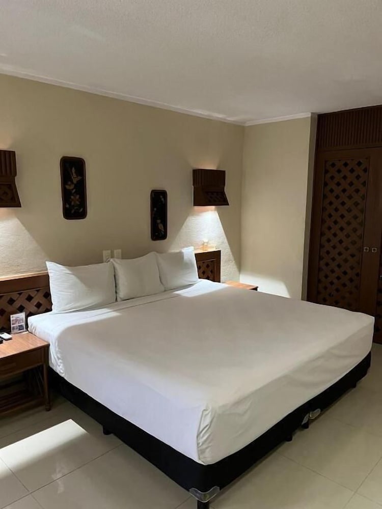 Hotel Plaza Kokai Cancun 20/65