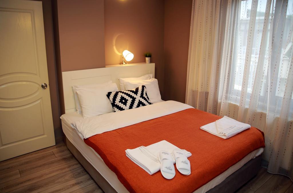 AKIN SUITES 6/24