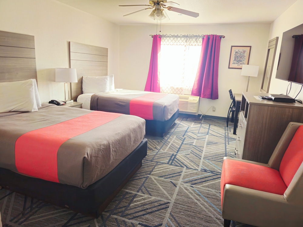 Guest House Inn Medical District near Texas Tech Univ 23/44