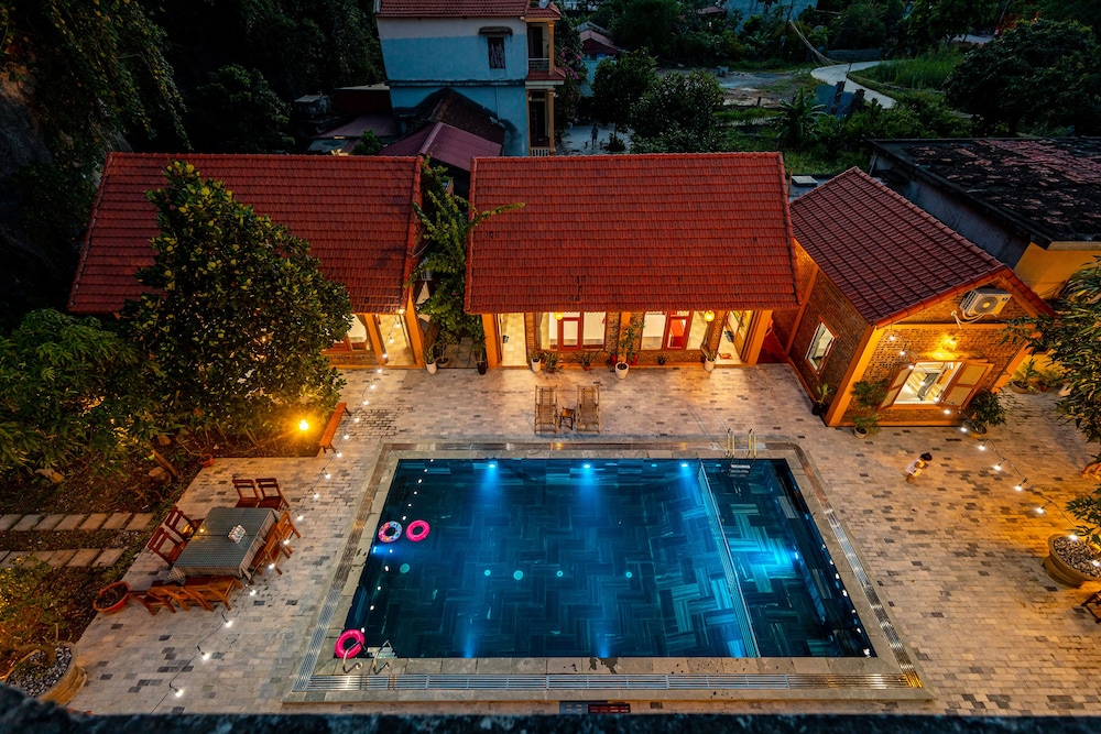 Tam Coc Mountain Bungalow 35/42