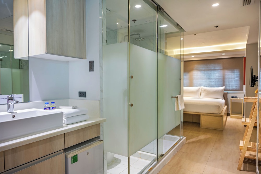 The Mini Suites - Eton Tower Makati 57/63