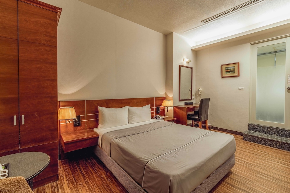 Hwa Nan Hotel 30/70