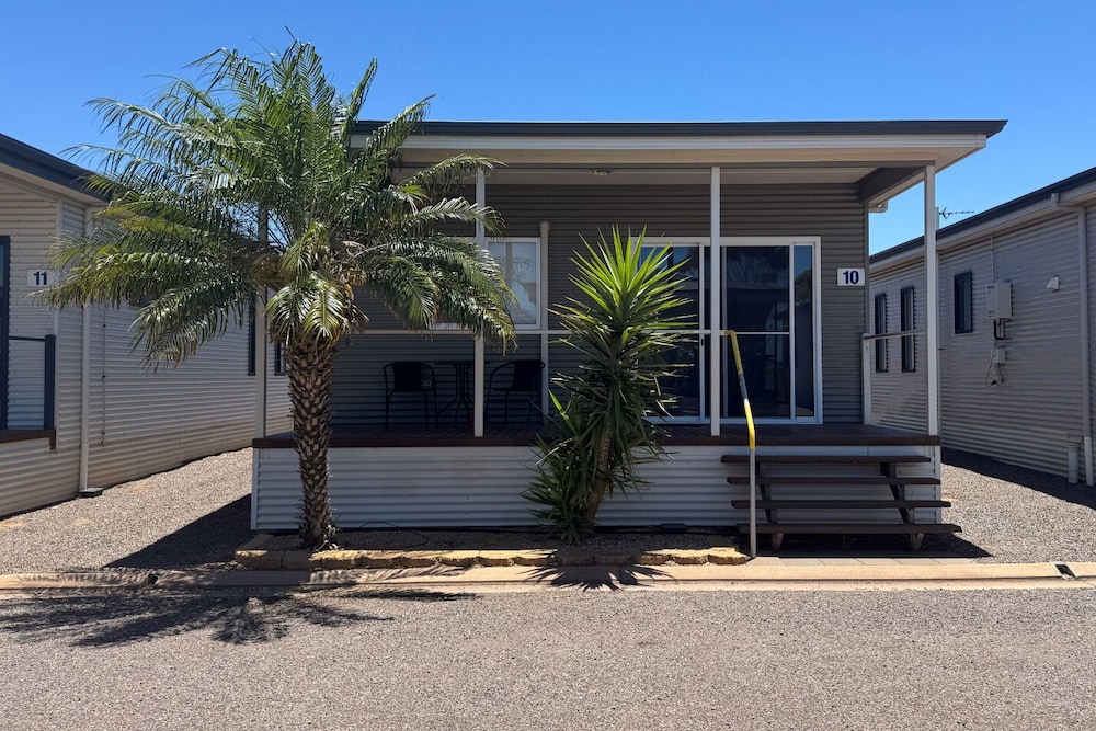 Sundowner Cabin And Tourist Park 43/50
