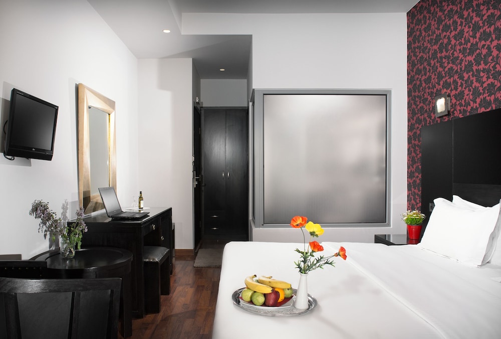Areos Hotel 37/57