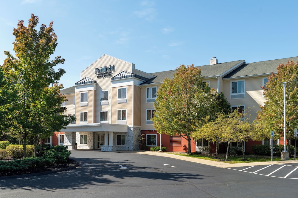 Fairfield Inn Suites Hooksett 47/50