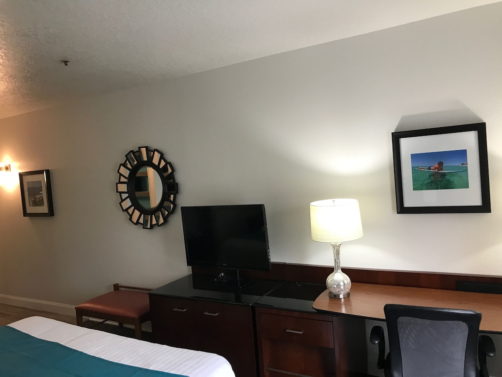 Hotel Pensacola 48/65