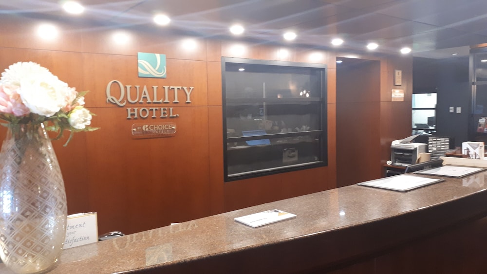 Quality Hotel Dorval Aeroport 53/59