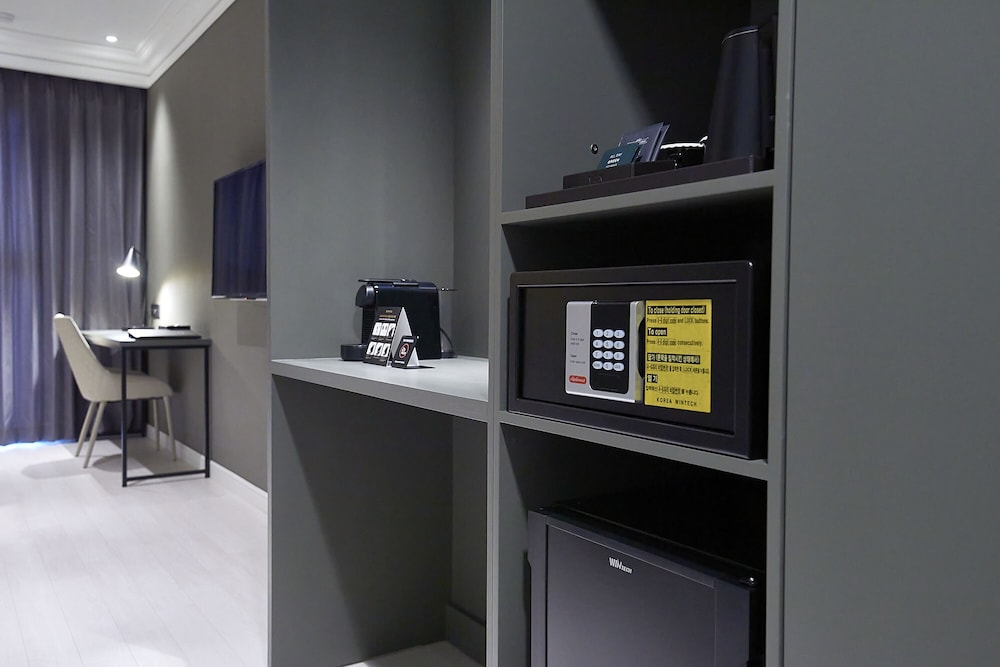Busan City Hotel 50/50