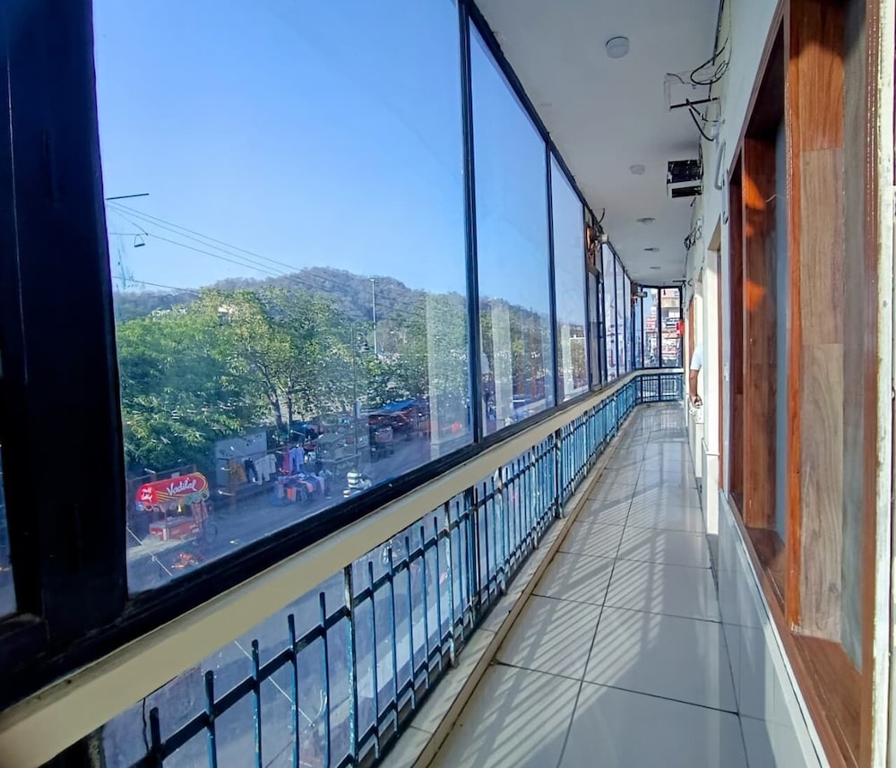 HOTEL GANGA AZURE 1/31