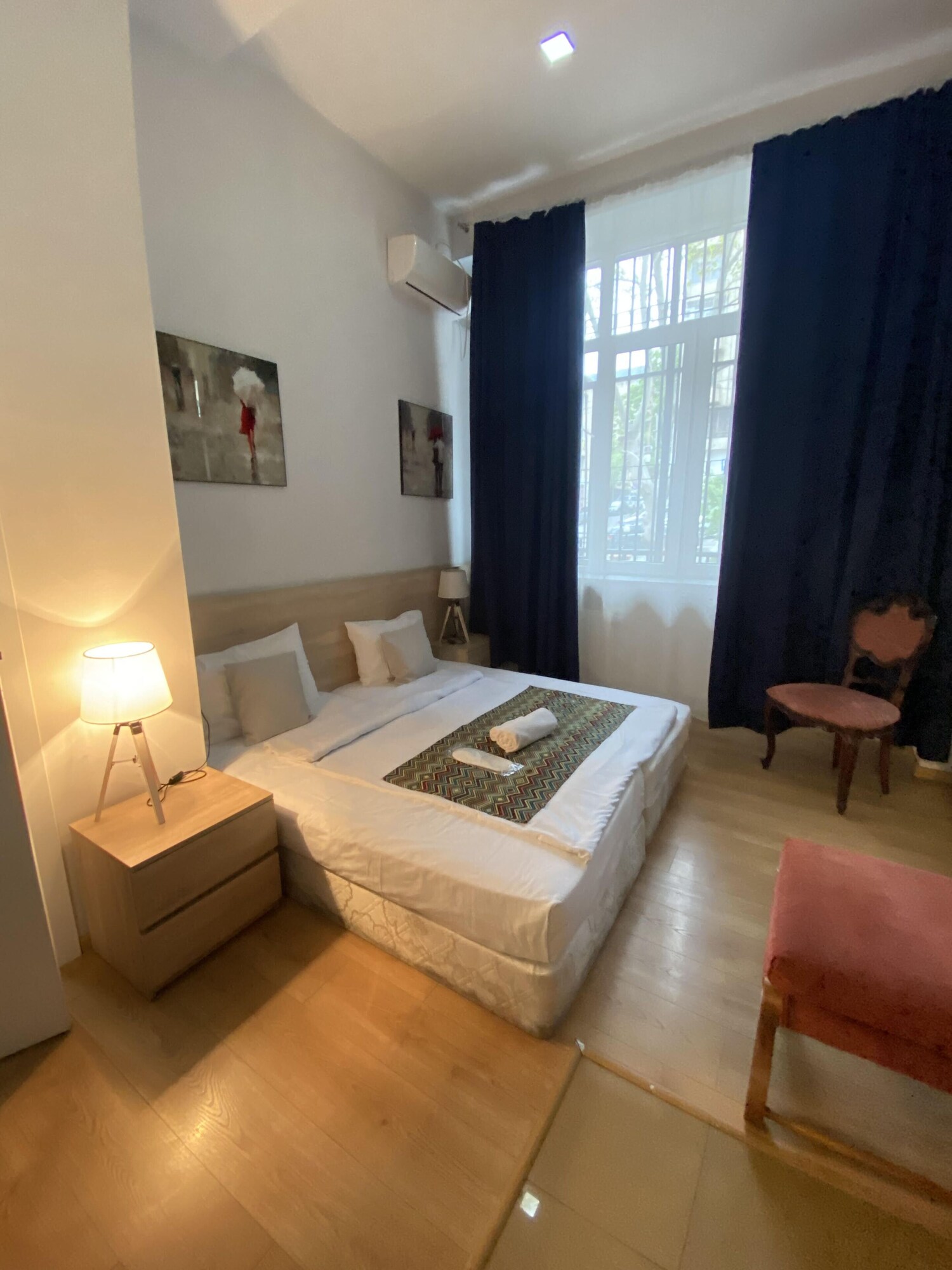 COMFORT, STUDIO, TWIN BEDS