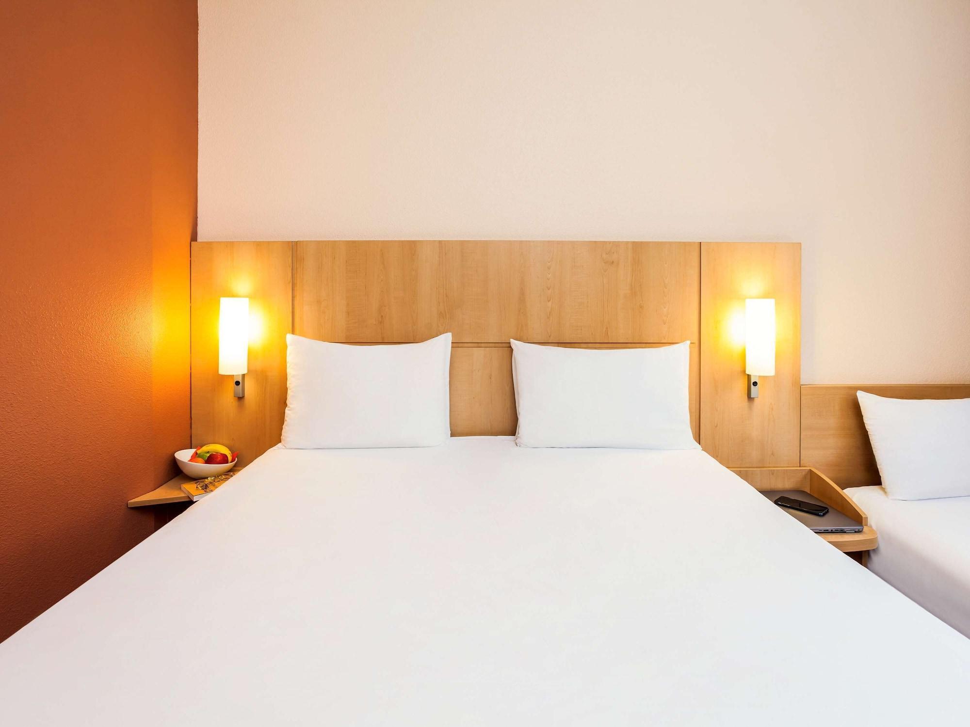 Room, Multiple Beds