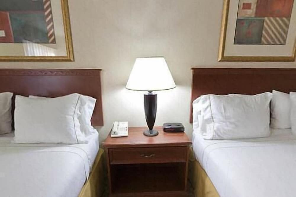 Days Inn by Wyndham Dodge City 29/56