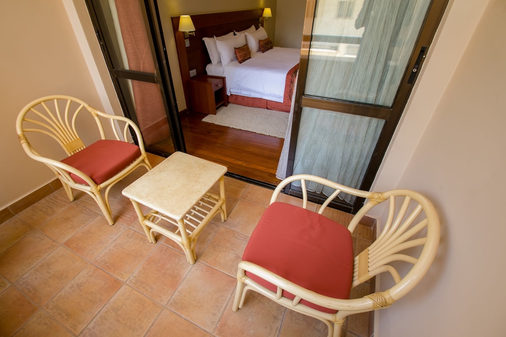 Waridi Paradise Apartment Hotel 54/72