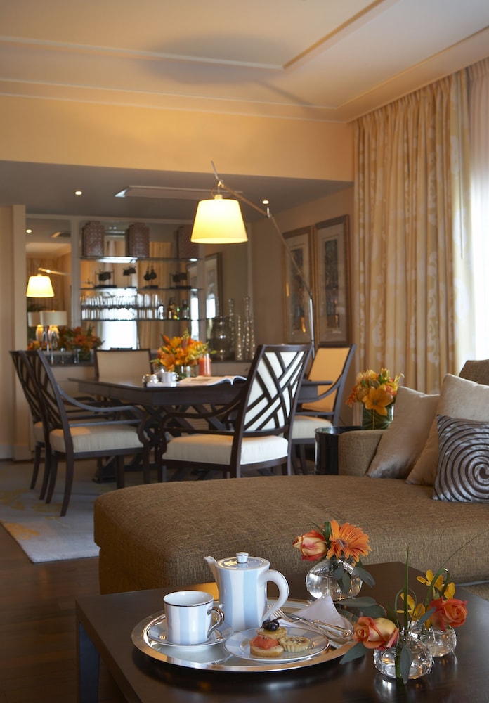 The Kahala Hotel and Resort 52/80