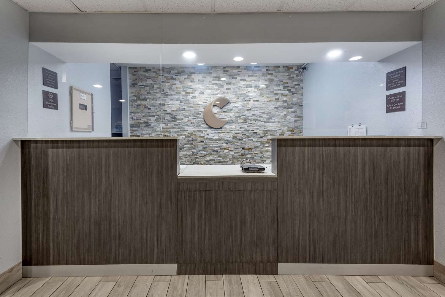 Comfort Inn & Suites Liverpool - Syracuse 2/7