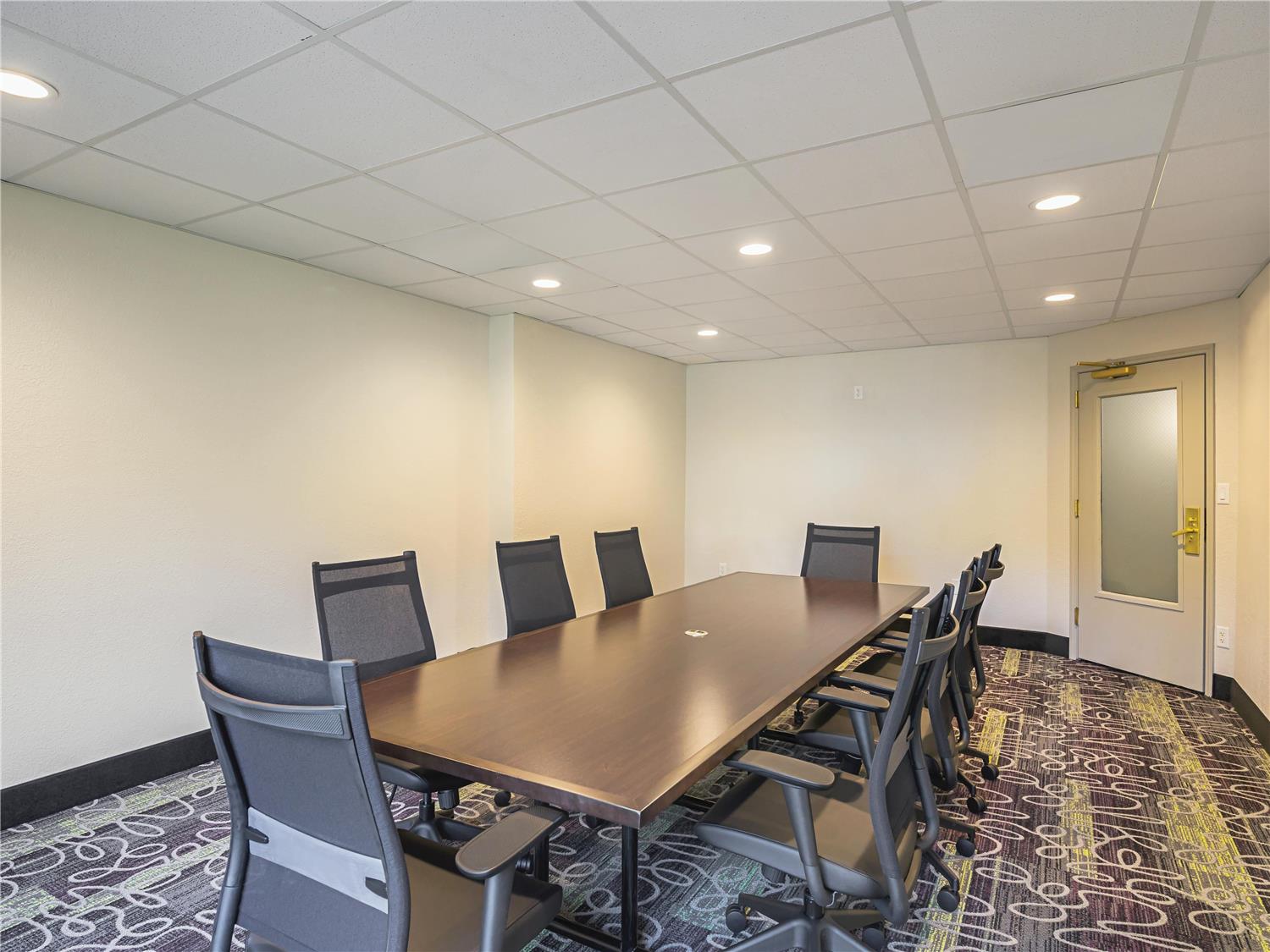 La Quinta Inn & Suites by Wyndham Austin Airport 40/46