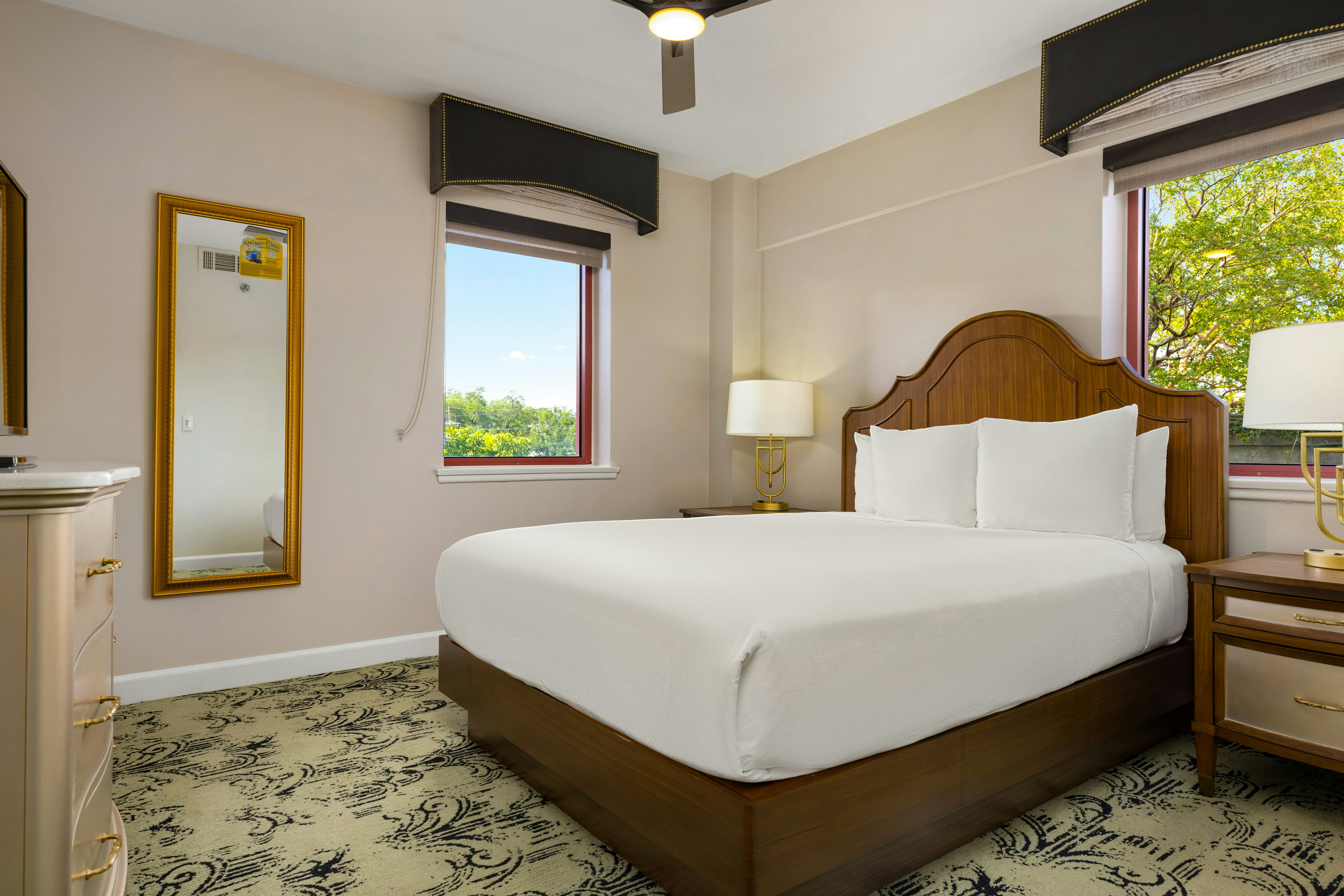 1 BEDROOM, SUITE