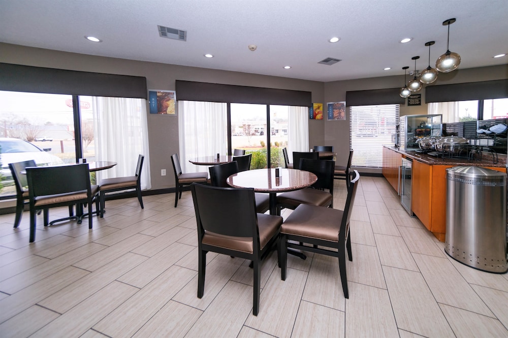Best Western Airport Inn 35/40