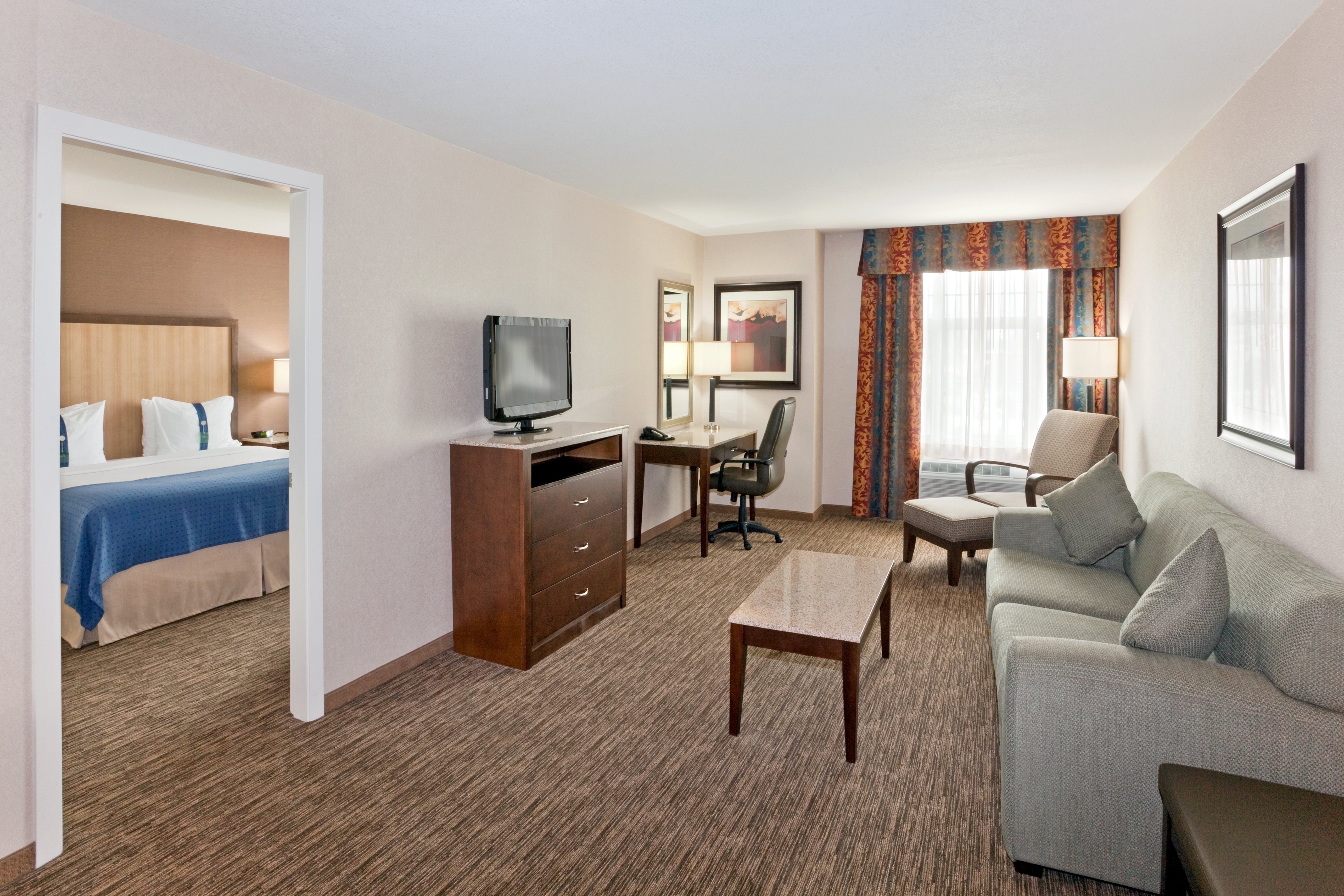 Holiday Inn Hotel Suites Surrey East Cloverdale 49/75