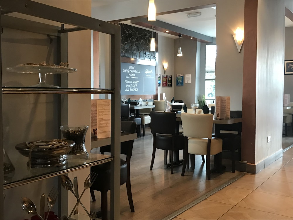Bennetts Hotel 36/50