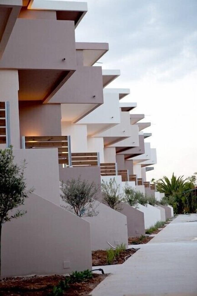 Xanthippi Hotel Apartments 4/42