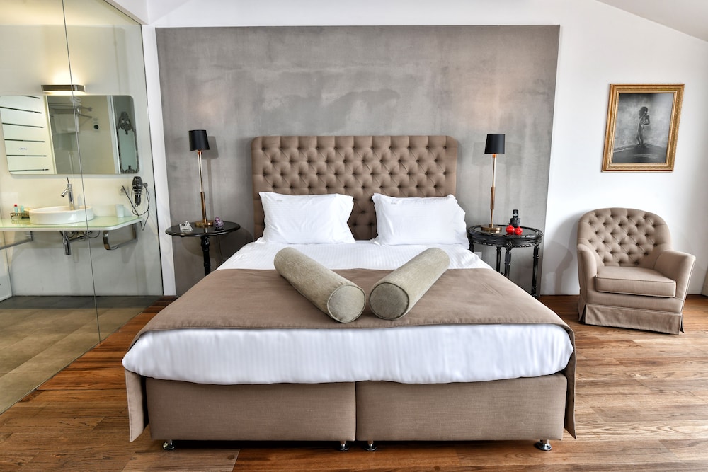 Ansen Suites 6/50