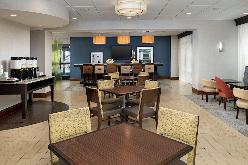 Hampton Inn Knoxville East 48/55