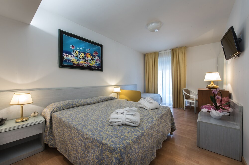 HOTEL MERIDIANUS 14/50